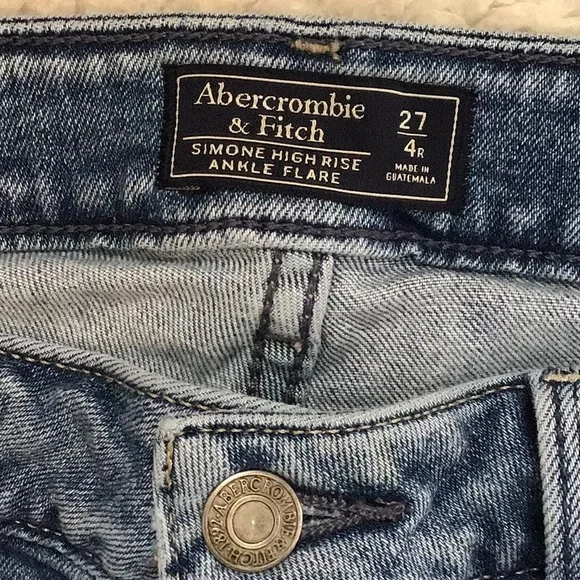 SALE 🌸 Abercrombie 🌴 Simone high rise fray hem ankle Jeans - Picture 4 of 13